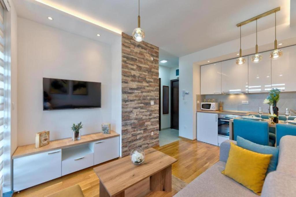 Ema Lux - Zgrada Panorama Apartment Soko Banja Ngoại thất bức ảnh